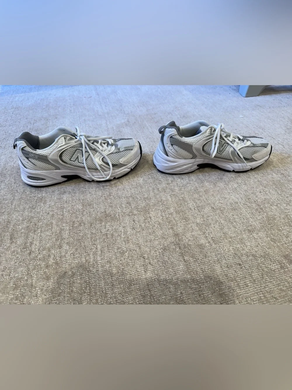 New Balance 530 Sneakers - White/Grey - Size 7 (Fits women’s 8.5/9)